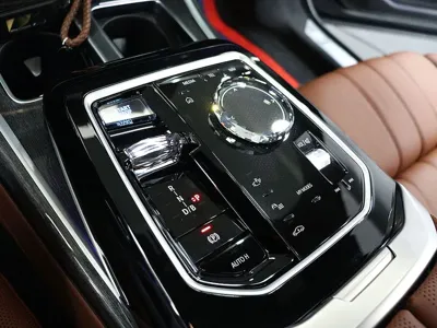 BMW i7 2024, 24576 км, за 78771.17 USD - фото 20
