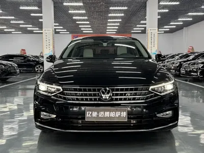 Volkswagen Magotan 2023, 58000 км, за 17972.7 USD
