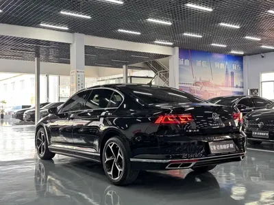 Volkswagen Magotan 2023, 58000 км, за 17972.7 USD