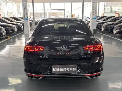 Volkswagen Magotan 2023, 58000 км, за 17972.7 USD