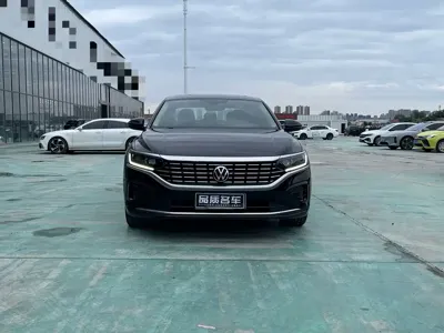 Volkswagen Passat 2022, 57000 км, за 15294.16 USD