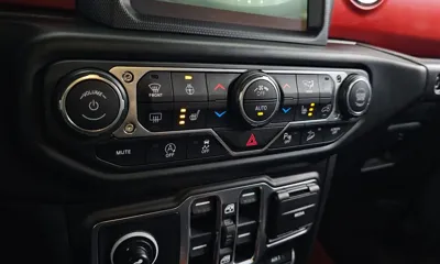 Jeep Wrangler 2020, 134429 км, за 21467.62 USD - фото 20