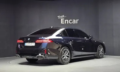 BMW 5-Series 2025, 8759 км, за 38007.09 USD