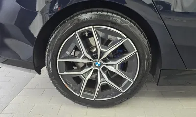 BMW 5-Series 2025, 8759 км, за 38007.09 USD