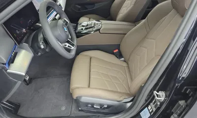 BMW 5-Series 2025, 8759 км, за 38007.09 USD - фото 31