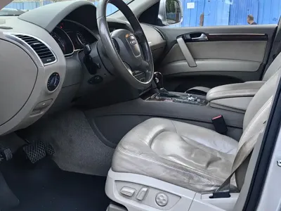 Audi Q7 2009, 250000 км, за 4205.31 USD