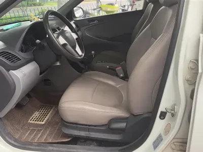 Hyundai Verna 2015, 98200 км, за 2500.75 USD - фото 9