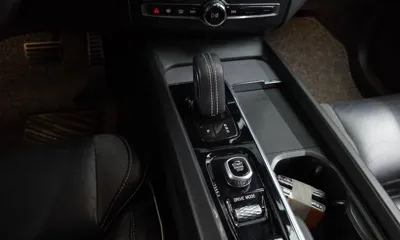 Volvo XC60 2021, 93356 км, за 21452.24 USD - фото 9