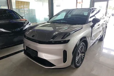 Lynk & Co 08 EM-P · 2023 год