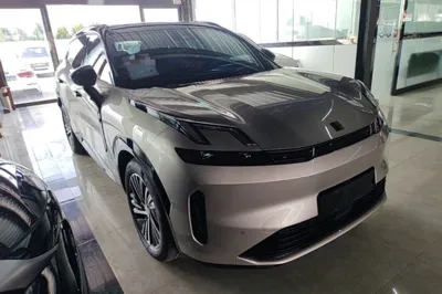 Lynk & Co 08 EM-P 2023, 32599 км, за 19210 USD