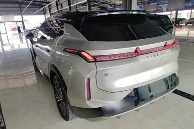 Lynk & Co 08 EM-P 2023, 32599 км, за 19210 USD