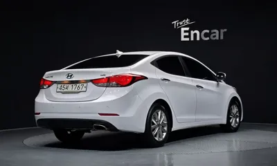 Hyundai Avante 2016, 53044 км, за 5448.34 USD