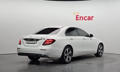 Mercedes-Benz E-Class 2017, 53338 км, за 15091.24 USD