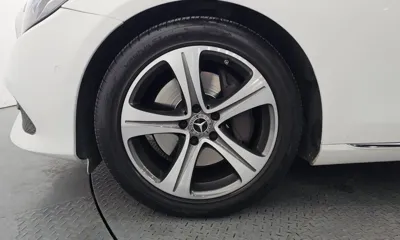 Mercedes-Benz E-Class 2017, 53338 км, за 15091.24 USD