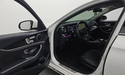Mercedes-Benz E-Class 2017, 53338 км, за 15091.24 USD - фото 10