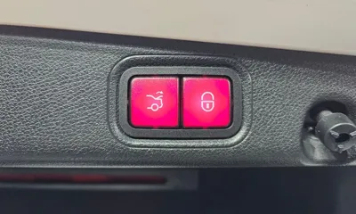 Mercedes-Benz E-Class 2017, 53338 км, за 15091.24 USD - фото 20