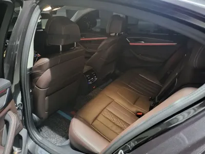 BMW 5-Series 2023, 39500 км, за 37978.19 USD - фото 9