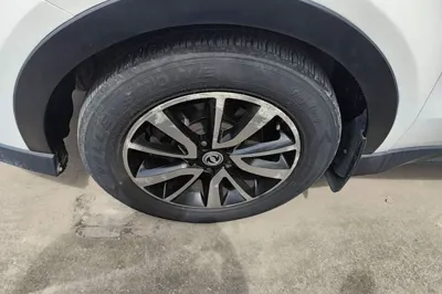 Dongfeng Fengon 580 2017, 69200 км, за 4649 USD