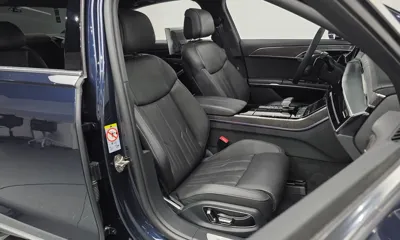 Audi A8 2023, 7116 км, за 63648.24 USD - фото 12