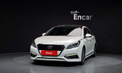 Hyundai Sonata 2015, 122800 км, за 5842.2 USD