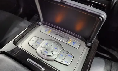 Hyundai Genesis 2013, 94572 км, за 5583.29 USD - фото 19