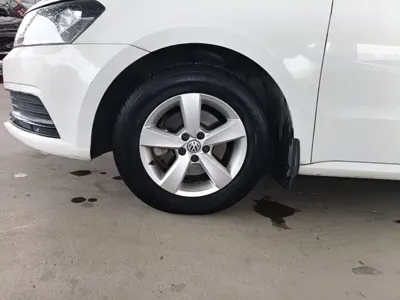 Volkswagen Lavida 2016, 71200 км, за 3501.99 USD - фото 23