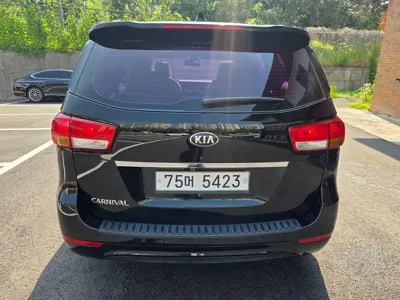 Kia Canival 2015, 174649 км, за 4879.48 USD