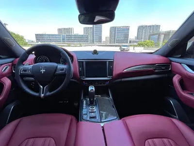 Maserati Levante 2022, 60000 км, за 50764.17 USD