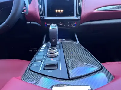 Maserati Levante 2022, 60000 км, за 50764.17 USD