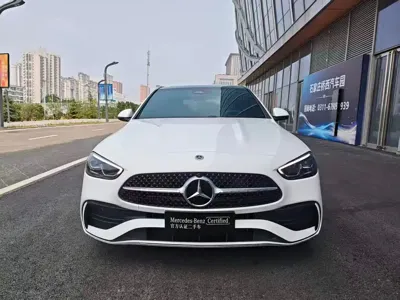 Mercedes-Benz C-Class 2025, 4000 км, за 31548.14 USD