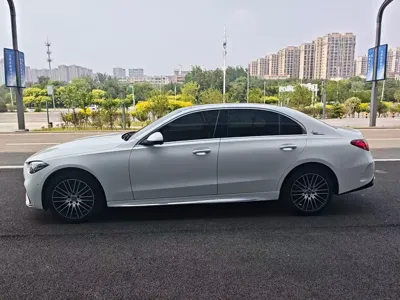 Mercedes-Benz C-Class 2025, 4000 км, за 31548.14 USD