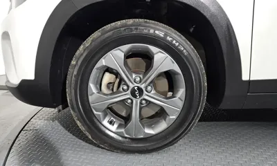 Kia Seltos 2023, 57679 км, за 12793.75 USD
