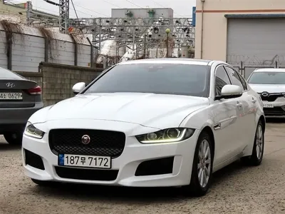 Jaguar XE 2016, 100462 км, за 4032.26 USD