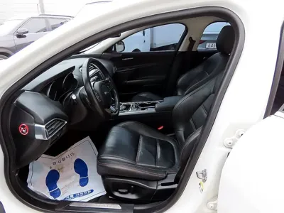Jaguar XE 2016, 100462 км, за 4032.26 USD