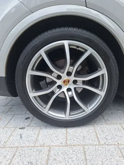 Porsche Cayenne 2021, 150000 км, за 34527.71 USD