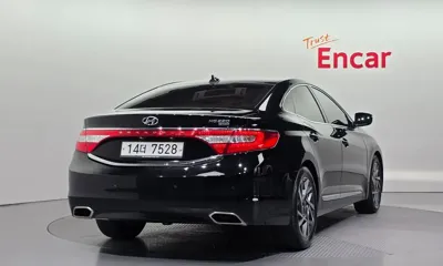 Hyundai Grandeur 2016, 141757 км, за 4269.57 USD