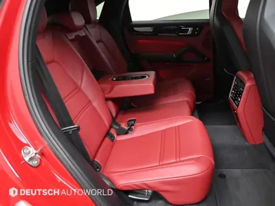 Porsche Cayenne 2021, 53035 км, за 56821.93 USD - фото 12