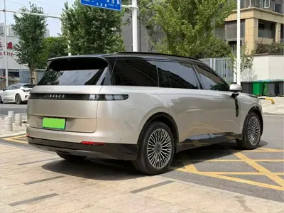 Lynk & Co 领克900