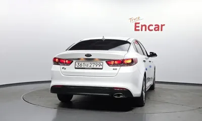 Kia K5 2016, 187991 км, за 3872.92 USD