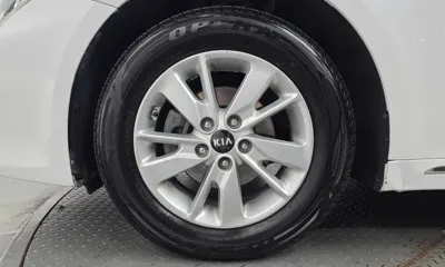 Kia K5 2016, 187991 км, за 3872.92 USD