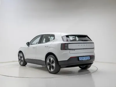Volvo EX30 2026, 554 км, за 22974.92 USD