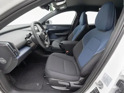 Volvo EX30 2026, 554 км, за 22974.92 USD - фото 10