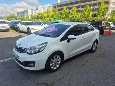 Kia Pride 2013, 112244 км, за 2560.06 USD