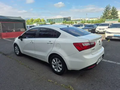Kia Pride 2013, 112244 км, за 2560.06 USD