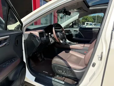 Lexus RX 2021, 50000 км, за 35185.4 USD