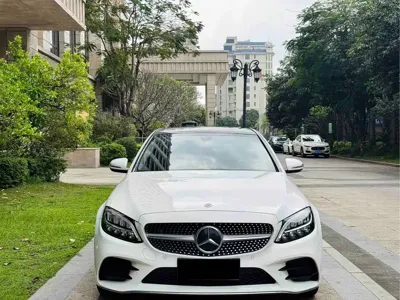 Mercedes-Benz C-Class 2019, 110000 км, за 12580.69 USD
