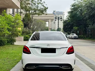 Mercedes-Benz C-Class 2019, 110000 км, за 12580.69 USD