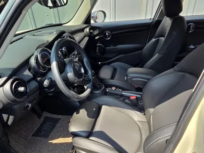 MINI Cooper 2019, 97780 км, за 6432.98 USD