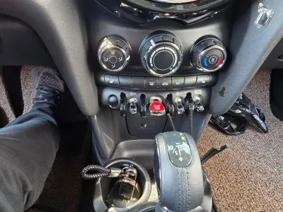 MINI Cooper 2019, 97780 км, за 6432.98 USD - фото 9