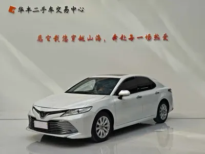 Toyota Camry · 2021 год